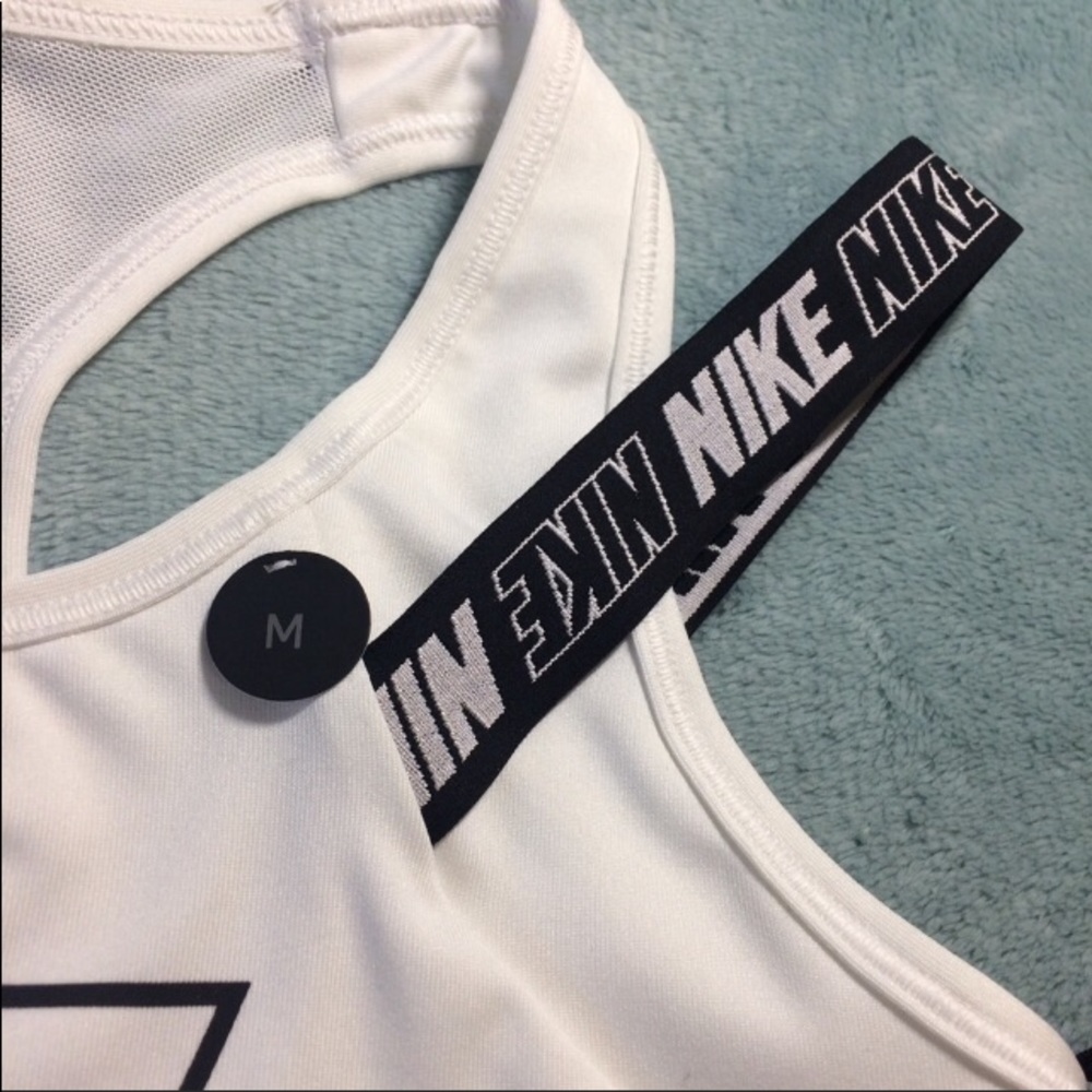 ⚡️LAST CHANCE⚡️ Nike Victory Sports Bra - Picture 5 of 8